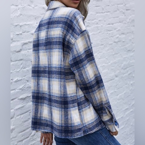 Shacket - Picture 2 of 2